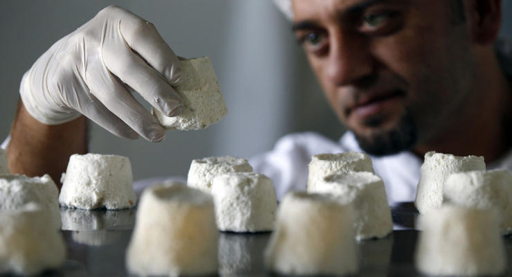 Назван самый дорогой в мире сыр (ВИДЕО)