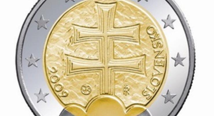 ЕС запретил словакам использовать крест на новой монете евро
