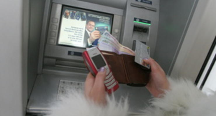 В Украине растет количество платежных карт
