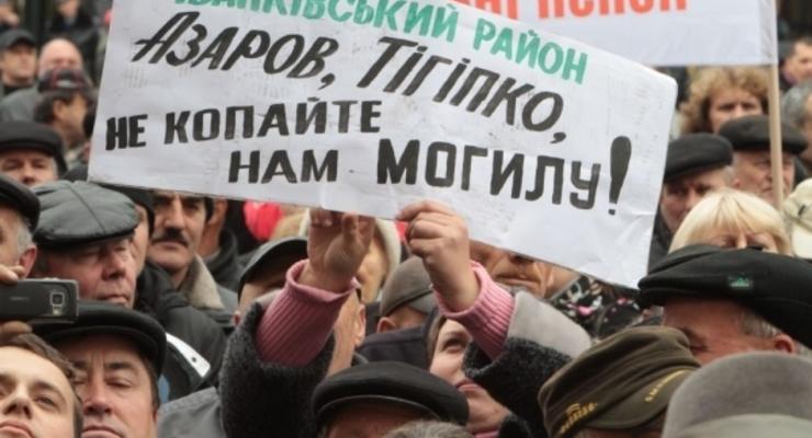 Отставка Азарова: ТОП денежных скандалов эпохи премьера