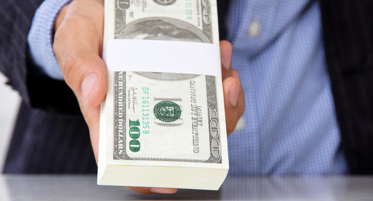 Зеленые бумажки: Доллары уже печатают днем и ночью