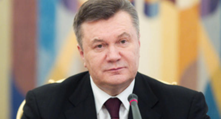 Янукович распорядился создать сеть центров предоставления административных услуг