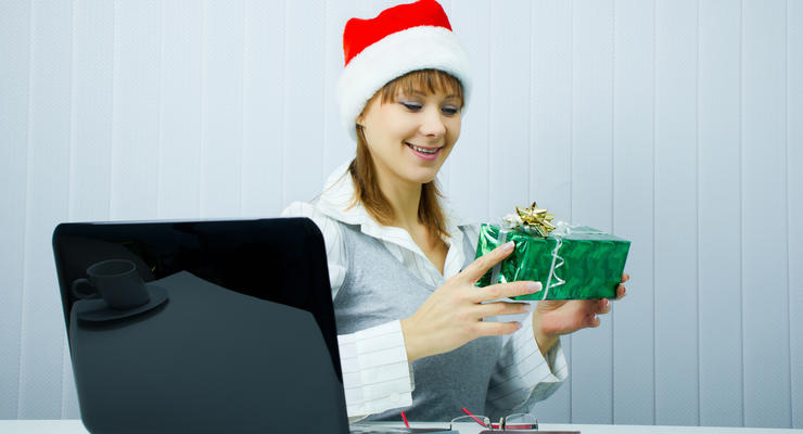 Как дарить новогодние подарки коллегам: 5 правил