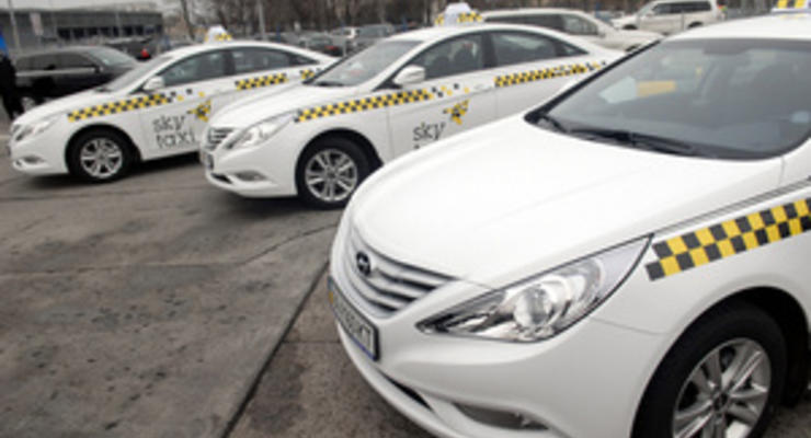 В Борисполе уволили таксиста, взявшего с иностранца 500 грн за поездку из аэропорта на Подол