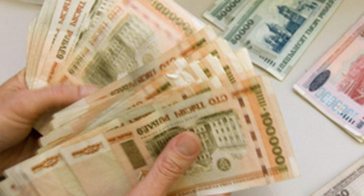 Белорусам пришли смс с предупреждениями о девальвации рубля