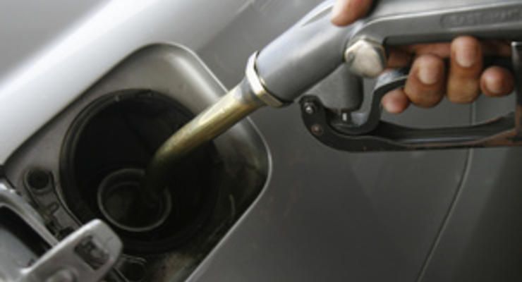 ТСН: Украинские налоговики начали войну против дешевого бензина