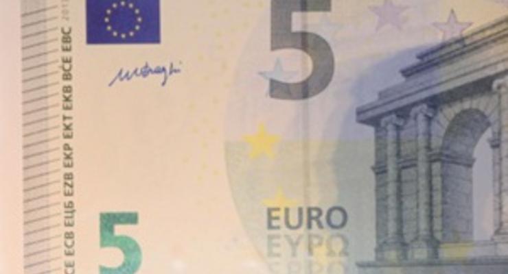 На евробанкнотах впервые появилась кириллица