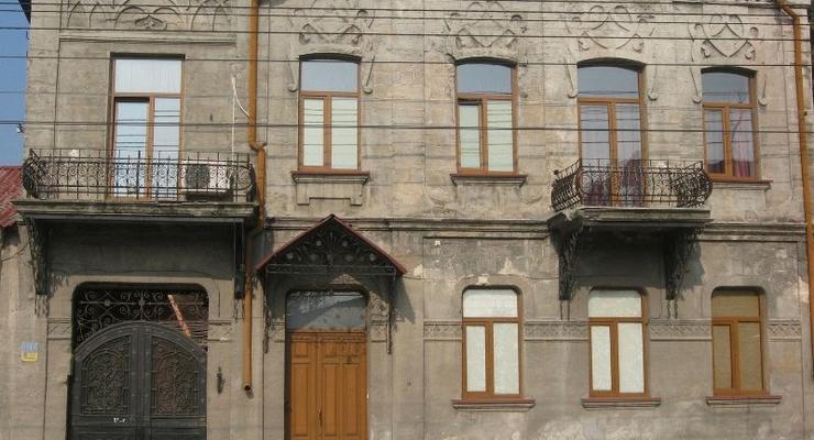 Жилье с историей: Украинцы продают руины по цене дворцов (ФОТО)