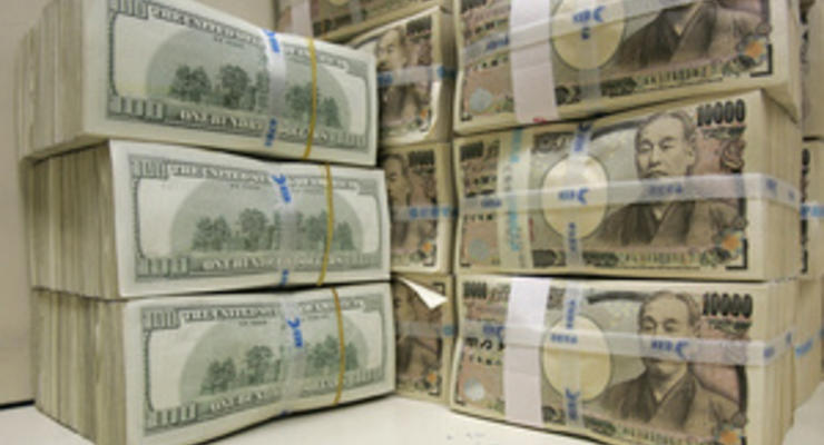 Азиатские валюты будут расти вопреки финансовым войнам - опрос Reuters