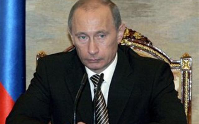 Путин запретил российским чиновникам держать деньги за границей