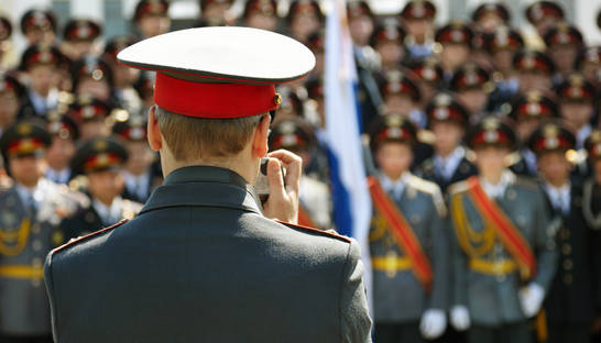 23 февраля: служба в армии помогает в карьере - исследование