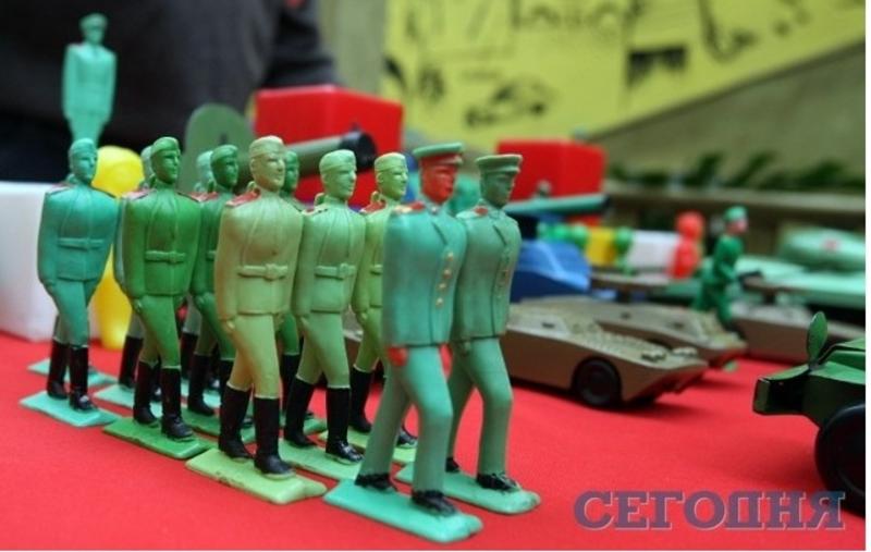 Киевлянин тратит на солдатиков тысячи долларов (ФОТО) / Сегодня