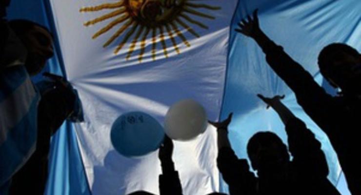 Аргентина предпочтет дефолт выплате миллиардного долга - адвокаты
