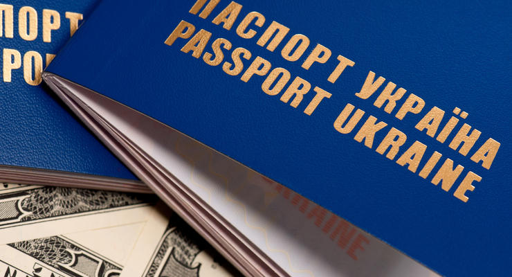 Страховщики наживаются на украинцах в паспортных столах (ВИДЕО)
