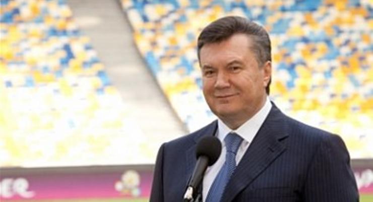 Стало известно, сколько Янукович заработал в 2012 году