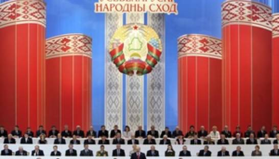 Каждый третий белорус ждет новой девальвации национальной валюты - опрос