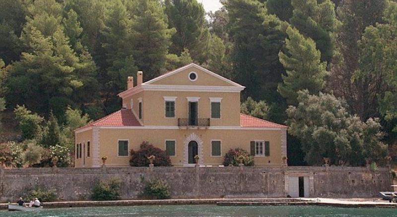 Российский олигарх купил самый дорогой остров в Греции (ФОТО) / dailymail.co.uk