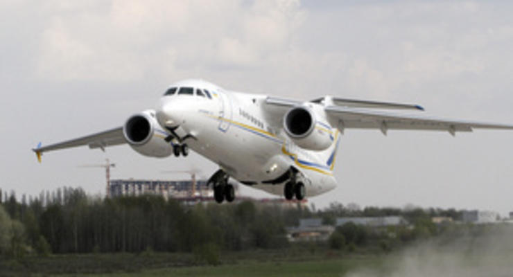 Украина передала Кубе первый самолет Ан-158