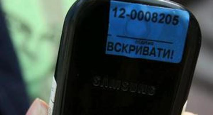 Пресс-служба Арбузова извинилась за заклеивание журналистам камер на телефонах во время субботника