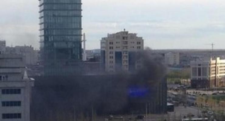В столице Казахстана горит медиа-центр: сотни человек эвакуированы