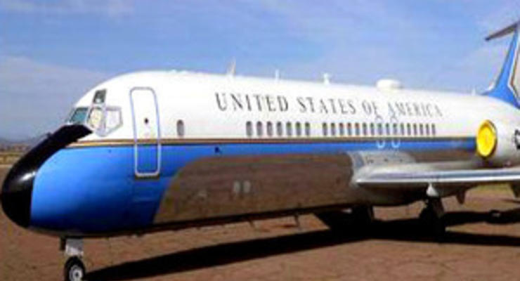 В США выставлен на продажу президентский самолет-ветеран