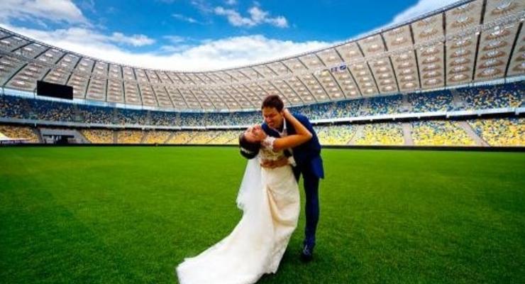 Свадьба на НСК Олимпийский: Торжество обойдется, как два Ланоса