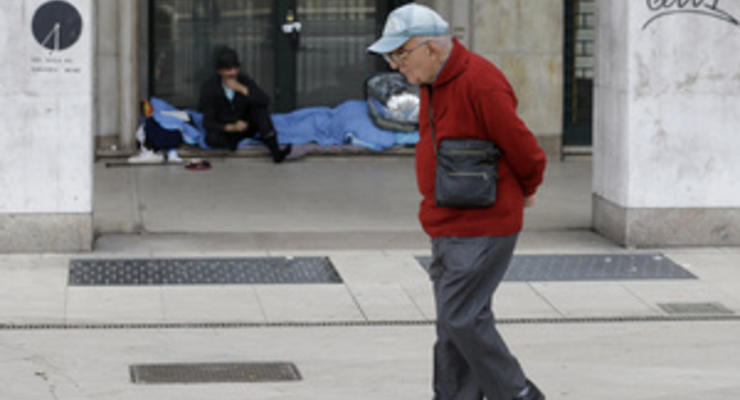 Миллионы впадают в нищету в Италии из-за рецессии - Reuters