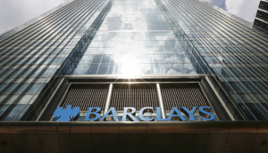 Крупнейший банк Британии втянули в скандал с "интернет-прачечной"