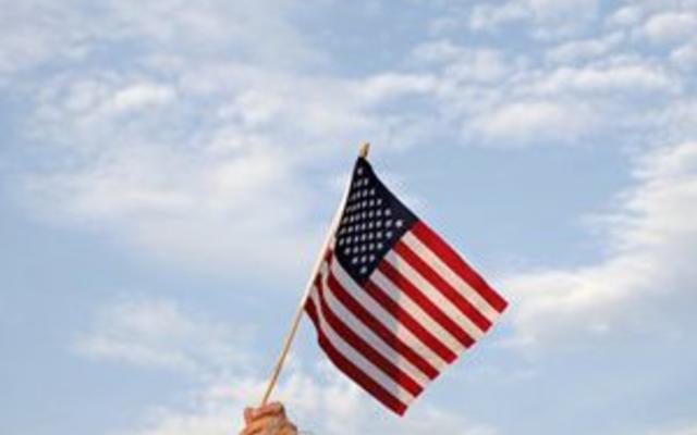 S&P улучшило прогноз по рейтингу США