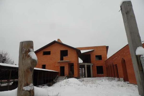 Самые дорогие "недострои" Украины (ФОТО)