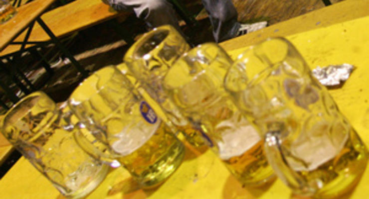 В Кабмине намерены изменить правила торговли алкоголем, запрещая местным властям ограничивать его продажу