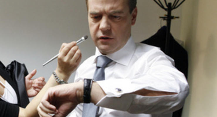 Пенсионный калькулятор предсказал Медведеву пенсию в 70 тысяч рублей