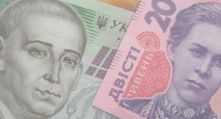 Курс валют: НБУ ровно год не меняет официальный курс доллара