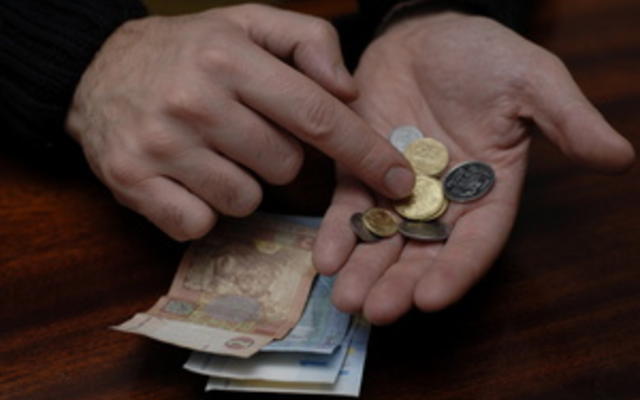 Курс валют: гривна лениво начинает неделю