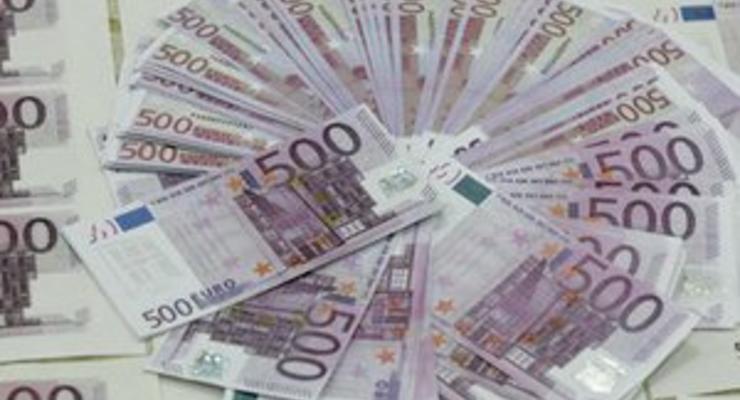 Межбанковский евро бряцает оружием, доллар по-прежнему кроток