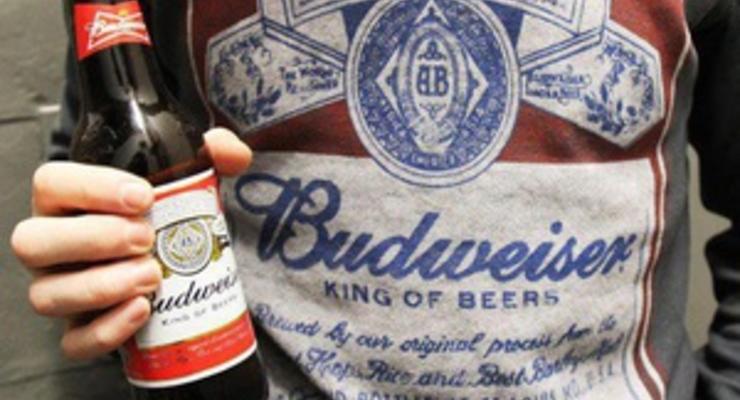 Крупнейший в мире производитель пива терпит спад продаж