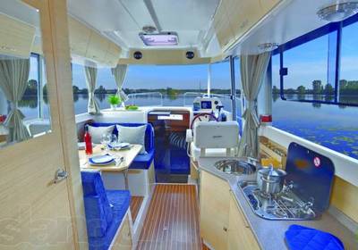 Почем в Украине дома на колесах и плавучие дачи (ФОТО)