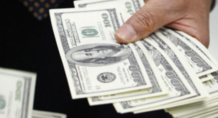 Лавры межбанковского евро мешают дремать доллару