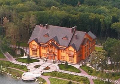 Межигорье официально сменило владельца, озвучена сумма сделки