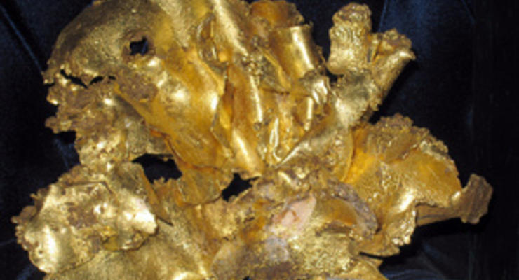 Румыны возмущены  планами властей добывать золото на "родине Дракулы"