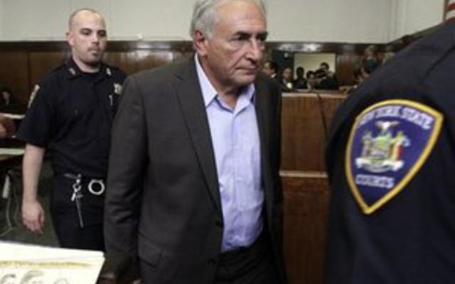 Стросс-Кан поможет Сербии справиться с растущими долгами