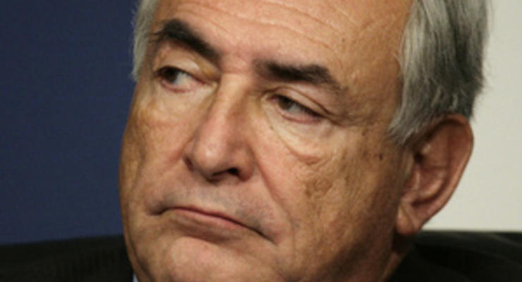 Подавший в отставку из-за секс-скандала бывший глава МВФ будет квартал бесплатно работать на сербов