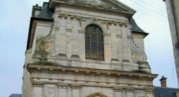 Украинцы купили церковь под Парижем в городке, где жила Анна Ярославна, за 203 тыс евро