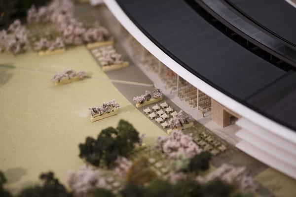 Новый офис Apple будет похож на космический корабль (ФОТО)