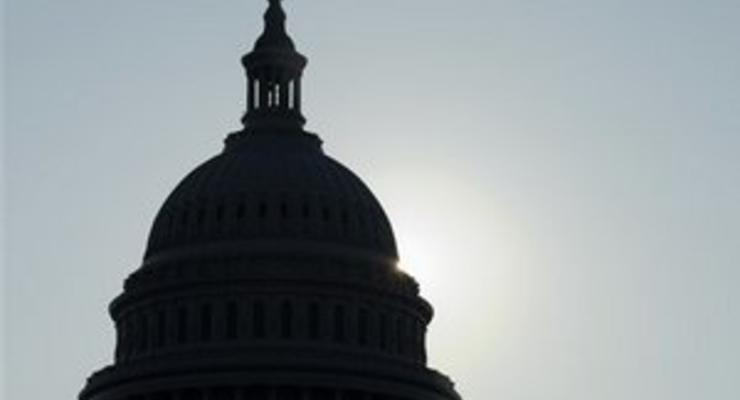 Сенат утвердил повышение потолка госдолга США
