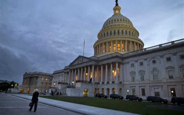Дефолт в США отменяется: о чем договорились демократы и республиканцы