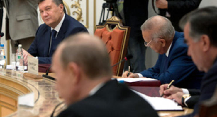 Давайте жить дружно. Янукович раскритиковал противопоставление восточного и западного интеграционных векторов Украины