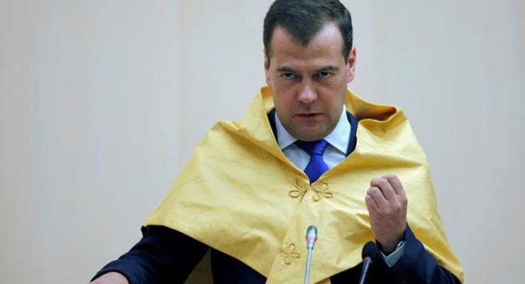 Медведев ищет волшебное средство для роста - Reuters