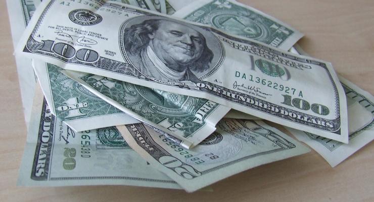Курс валют: НБУ не реагирует на скачок доллара на межбанке