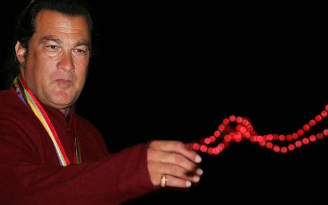 Концерн Калашников рассчитывает, что Стивен Сигал будет рекламировать его оружие